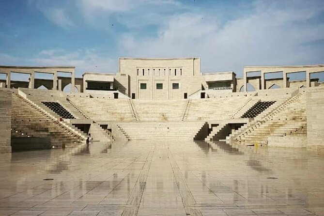 4 Hours-Doha City Private Tour from AirPort/ Hotel - The Pearl Island: man-made coastline and luxury-photo payoff
