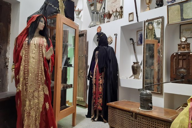 Cultural & Thrills: Sheikh Faisal Museum & Camel Race Adventure - Food and What to Expect With No Meals Included