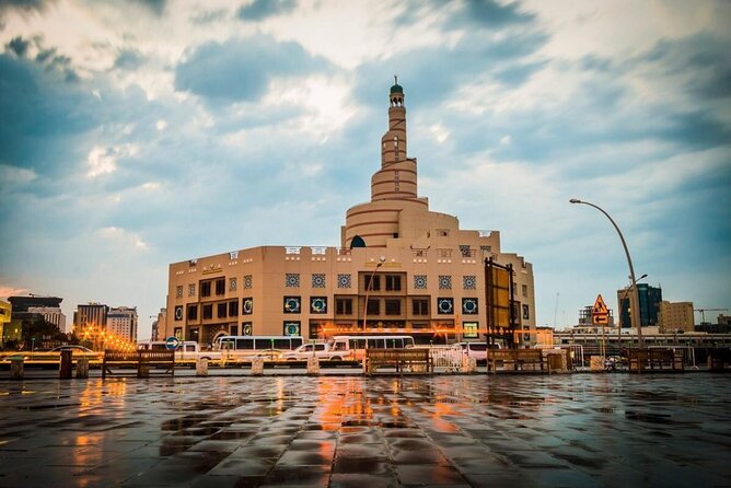Doha City Tour And Dhow Boat Cruise (Private/Sharing) - Private or sharing, and why guide quality matters a lot here
