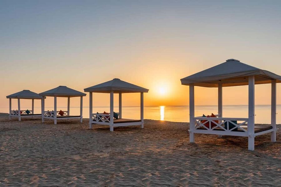 Doha: Overnight Desert Safari with Dinner and Breakfast - Why this Doha overnight desert safari feels different from a same-day trip