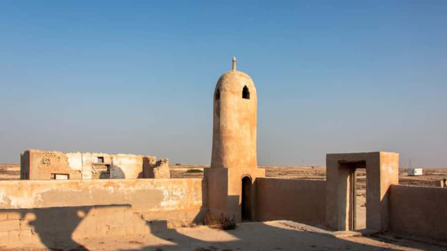 Doha: Private North Qatar Tour, Mangroves, & Zubara Fort - How guides, language, and the Land Cruiser make the day smoother