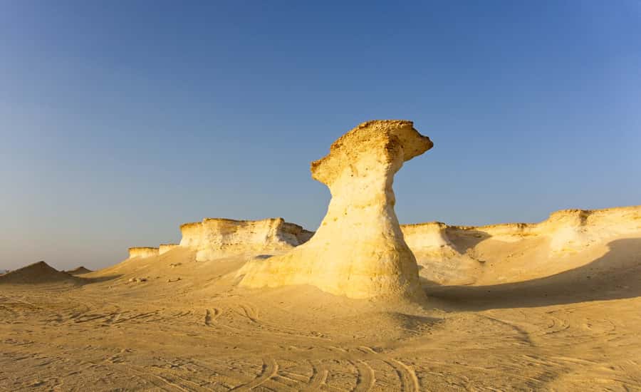 Doha: Richard Serra Sculpture,Mushroom Hill,Camel Race Track - Richard Serra sculpture in the desert: what makes it special