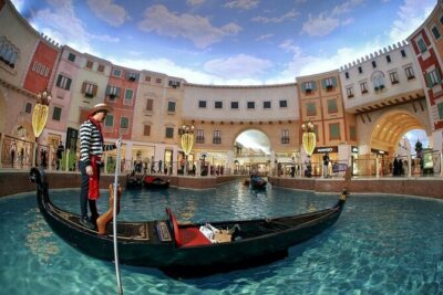 Doha Tour with Gondola Ride at Villaggio Mall