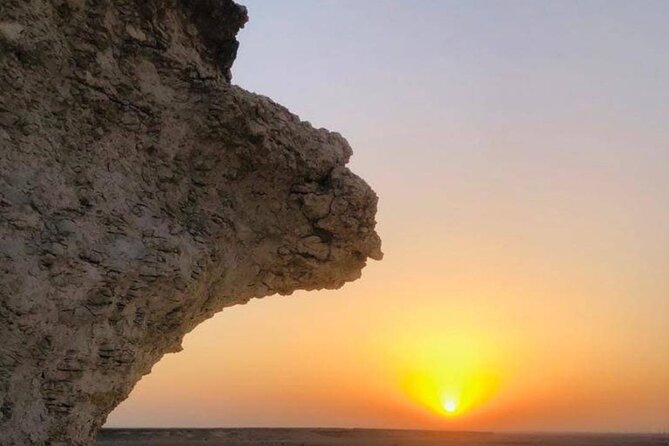 Doha: West Coast Tour ,Richard Serra Sculpture, Zekreet - Zekreet Rock Formation and Zekreet Fort: wind, limestone, and big viewpoints