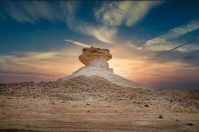 West Coast Tour Sculpture,Camel Racing Track Rock Formation