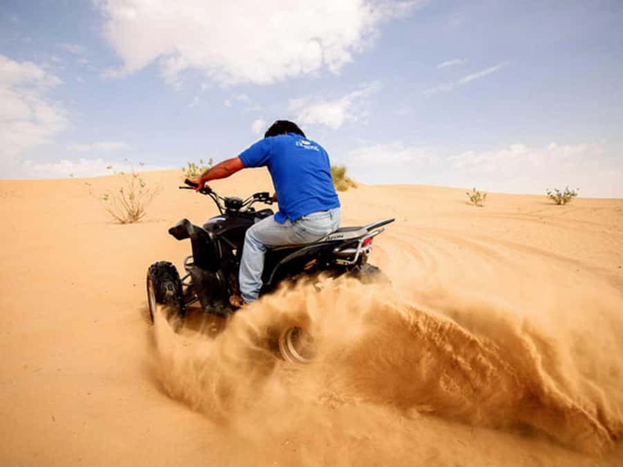 Explore desert Qatar: Off-Road Adventures, dune bashing Tour - Camel Area Stop: Tea, Tires, and a Taste of Bedouin Life