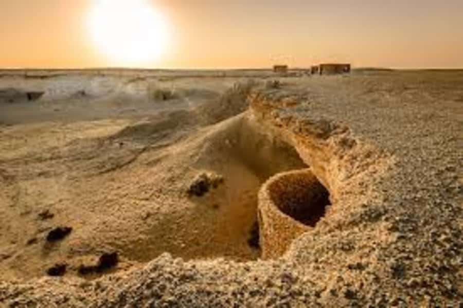 Explore Zekreet: Richard Serra Art & Mushroom Rock Wonders - Key highlights you should care about