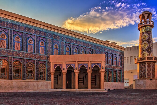 Private City Tour of Doha |Souq Wagif,Corniche,The pearl, Katara - Qatar’s State Grand Mosque: what you can notice in 15 minutes