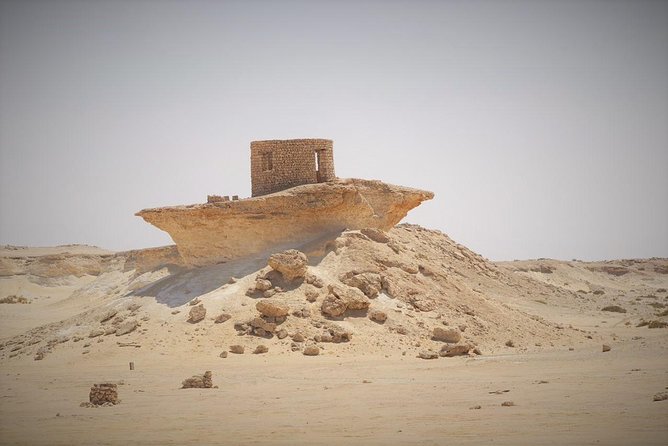 West Coast tour, Zekreet, Richard Serra Sculpture, Mushroom Rock Formation - Zekreet Fort ruins: 18th-century architecture and practical food production details