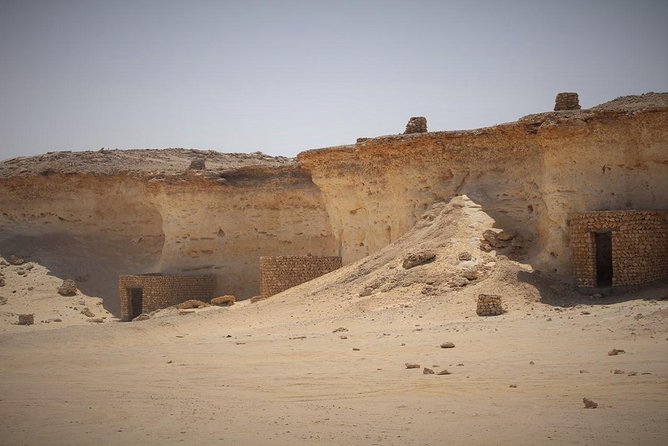 West Coast tour, Zekreet, Richard Serra Sculpture, Mushroom Rock Formation - About the mushroom bluffs: what to do if Cinema City is fenced off