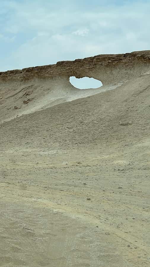 West Qatar tour to Richard Sierra sculpture,Umbrella Rock - Zekreet: umbrella rock views, limestone texture, and short walks that matter